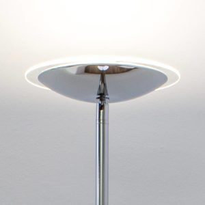 LED stojacia lampa osvetľujúca strop Malea